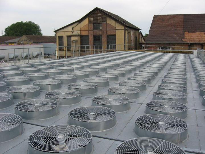 Spécialiste à engager pour l’entretien de refroidisseur évaporatif.